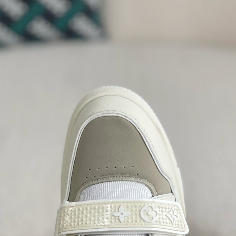 L0*is V*t0n TRAINER SNEAKERS