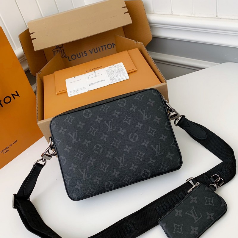 L0*is V*t0n Trio New Men’s colour-matching postman bag M69443  Size：25*18.5*7cm