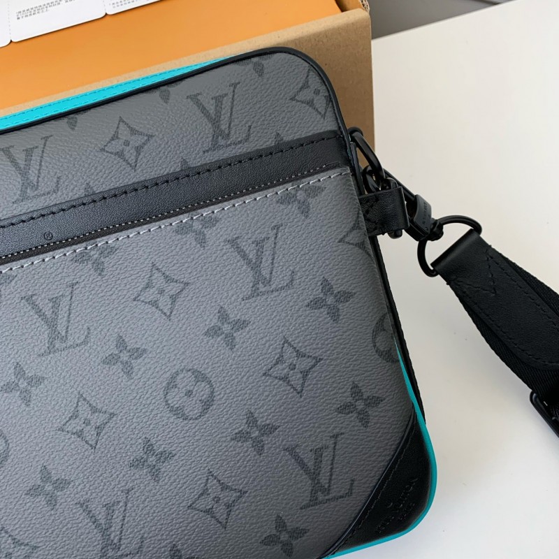 L0*is V*t0n Trio New Men’s colour-matching postman bag M11648  Size：25*18.5*7cm