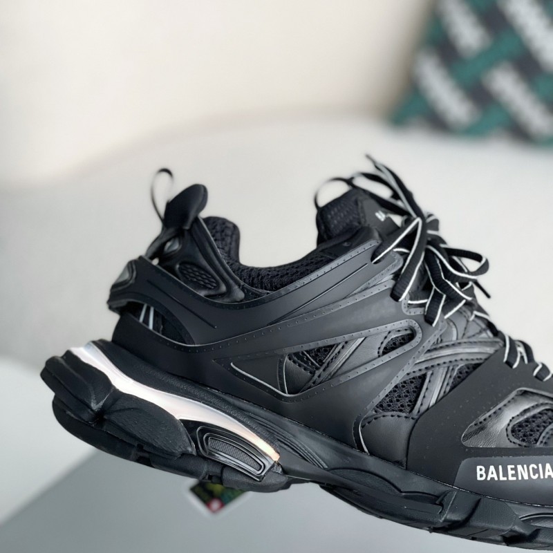 Ba*len*cia*ga Track 1.0 track led Trainers