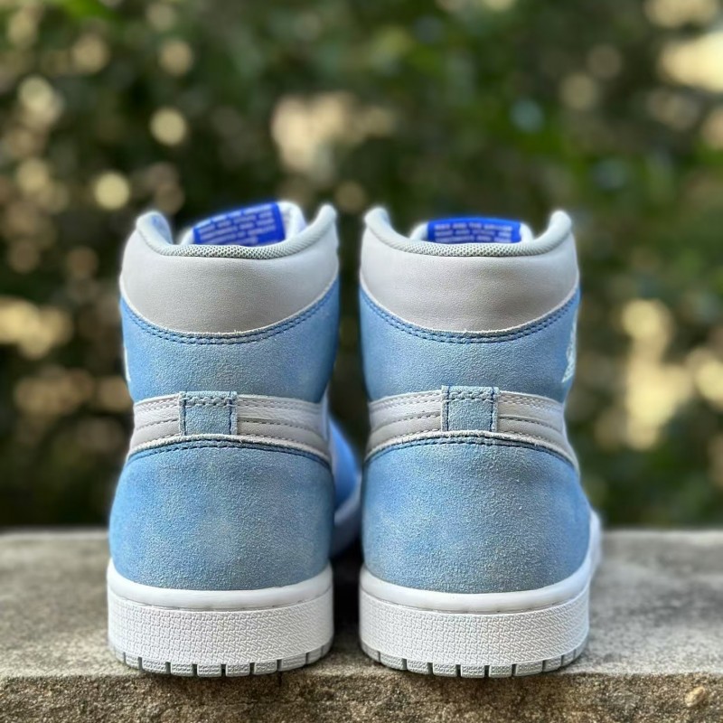 Air Jordan 1 Retro High Hyper Royal Smoke Grey