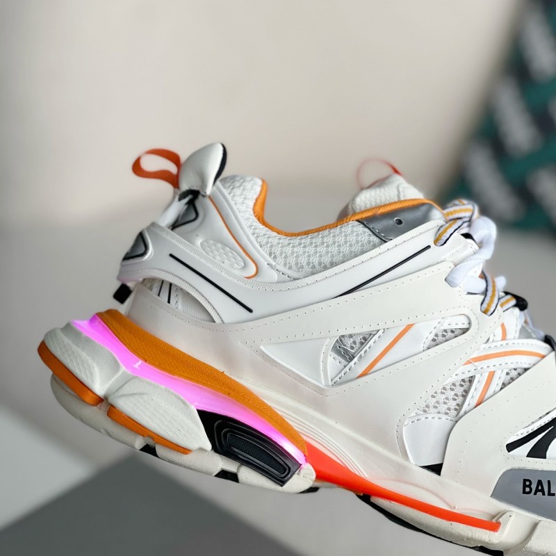 Ba*len*cia*ga Track 1.0 track led Trainers