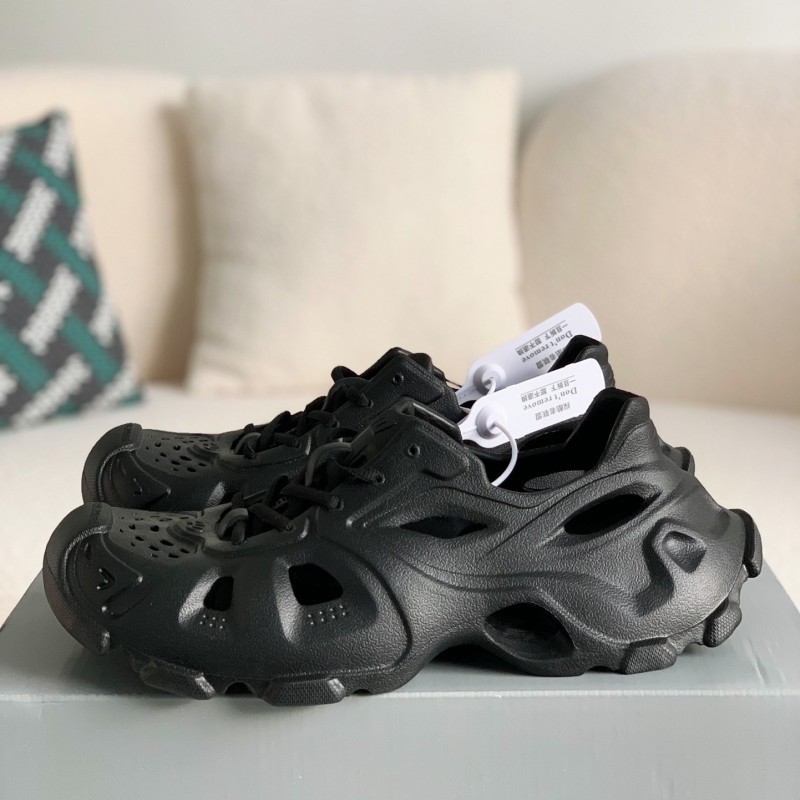 Ba*len*cia*ga rubber sneakers