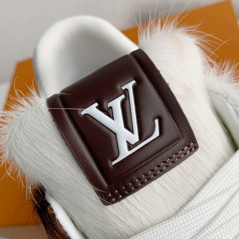 L0*is V*t0n TRAINER SNEAKERS