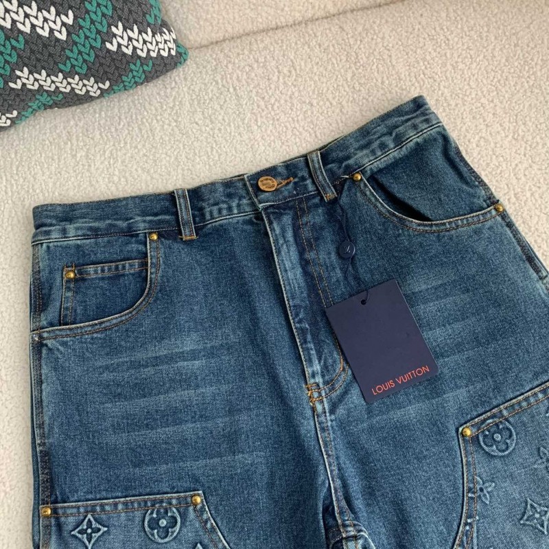 L0*is V*t0n  Costumes