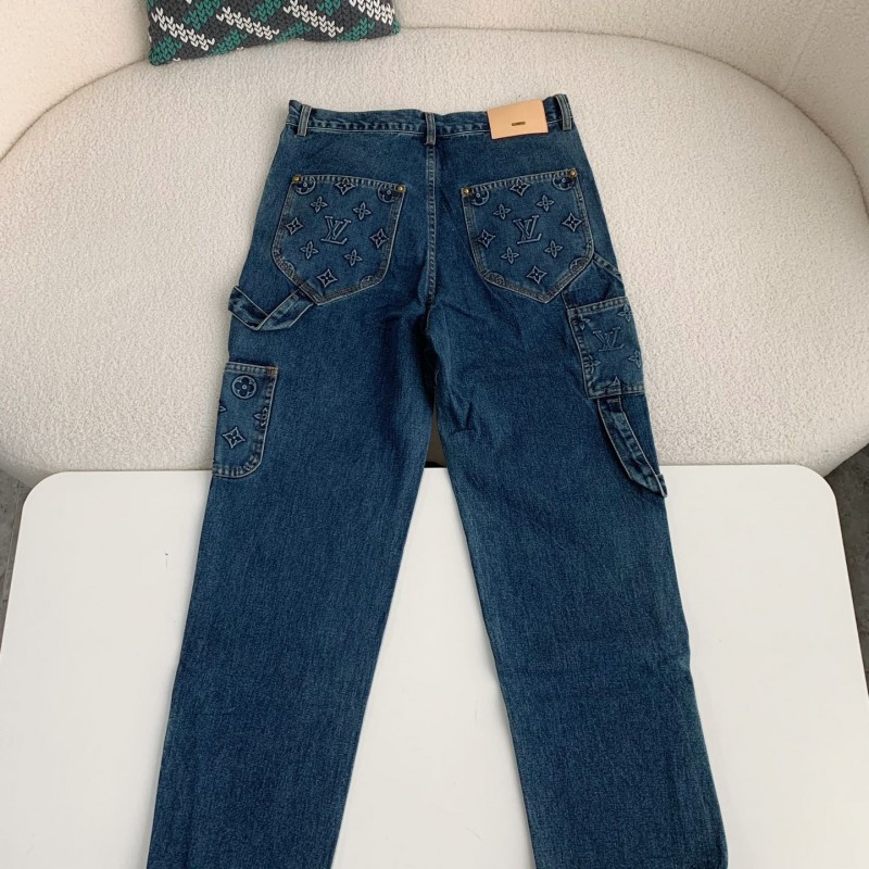 L0*is V*t0n  Costumes