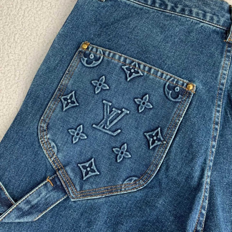 L0*is V*t0n  Costumes