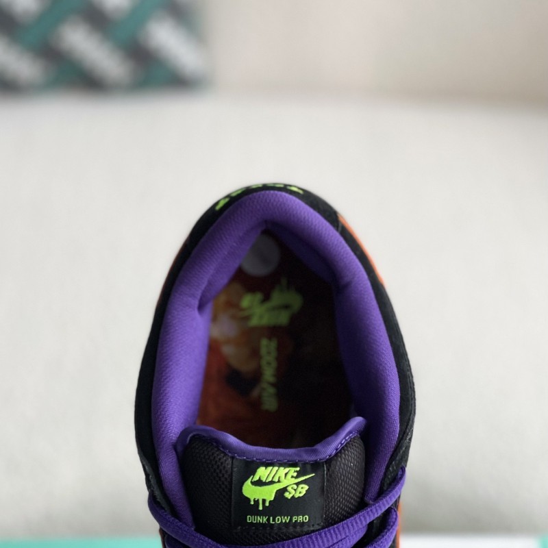 Nike Dunk SB "Night of Mischief" Halloween Suede