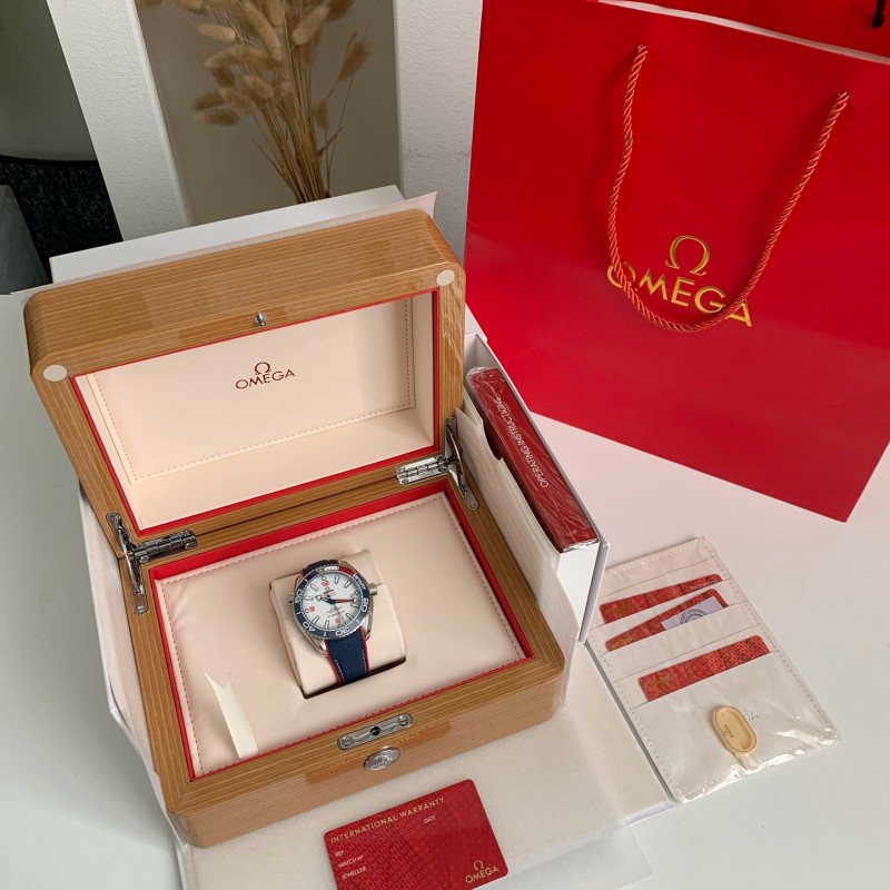 Om**a Seahorse Series Ocean Cosmos Cup wristwatch,43.5mm
