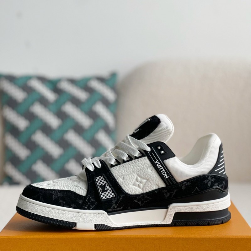 L0*is V*t0n TRAINER SNEAKERS
