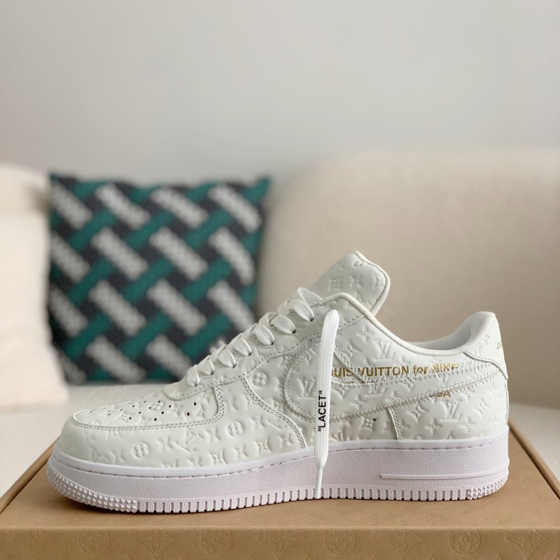 L0*is V*t0n × NIKE AIR FORCE 1 Sneaker