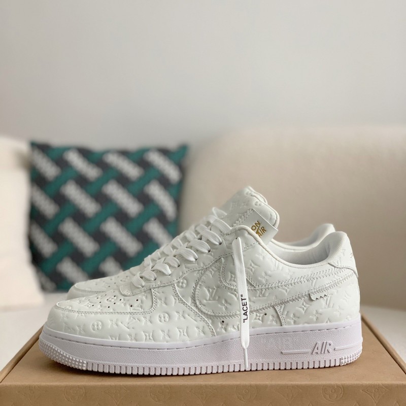 L0*is V*t0n × NIKE AIR FORCE 1 Sneaker