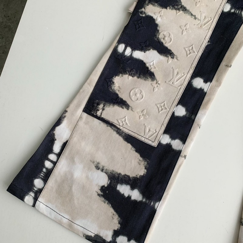 L0*is V*t0n Costumes