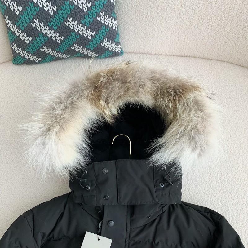 Can*a Go*e parka down jacket
