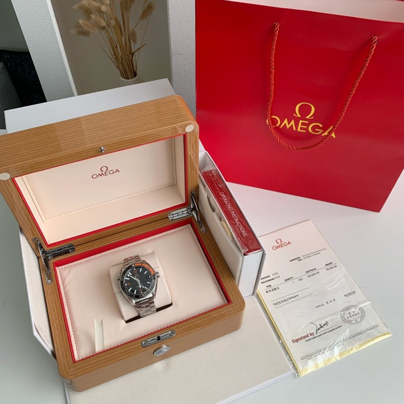 Om**a Seahorse Series Ocean Cosmos Cup 600-meter dive wristwatch,43.5mm