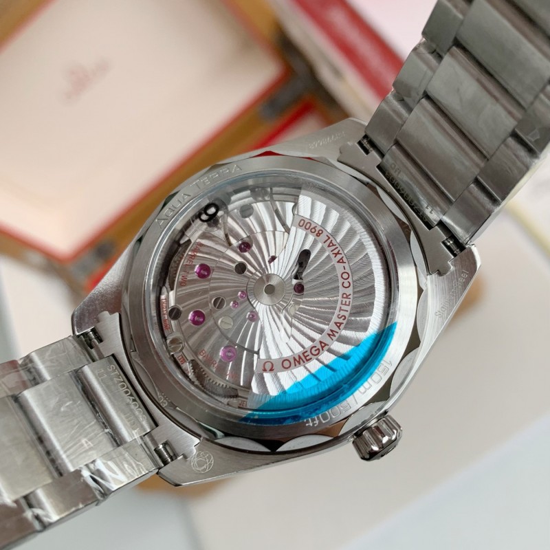 Om**a Seahorse Series AQUA TERRA 150-meter dive wristwatch,41mm