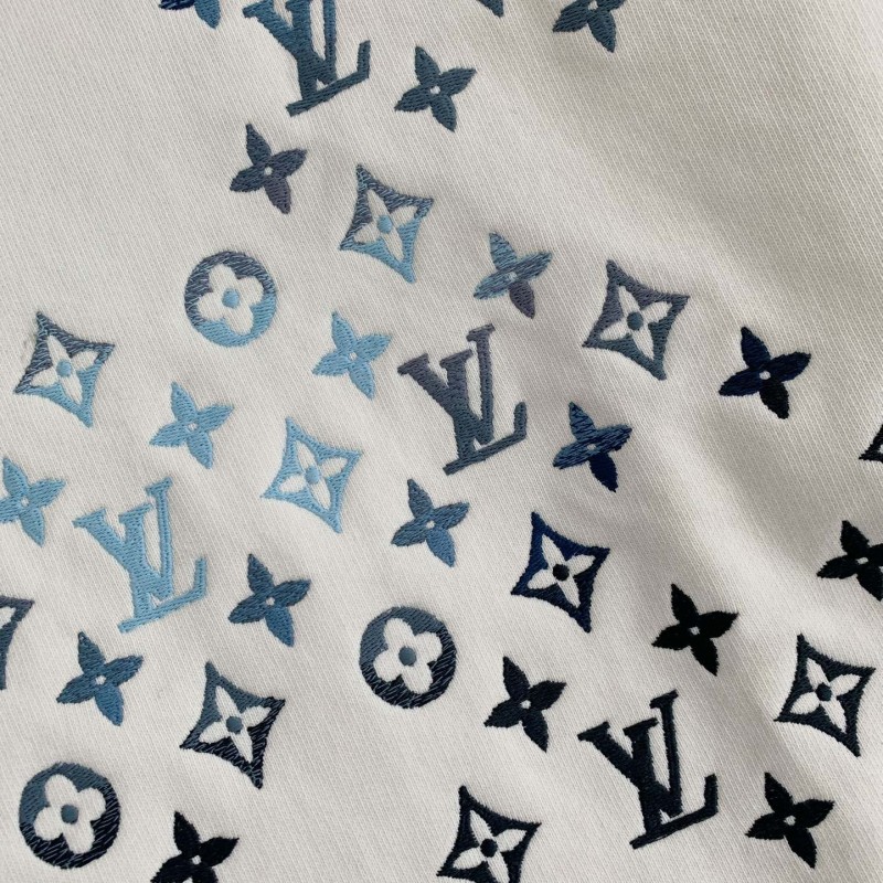 L0*is V*t0n turtleneck