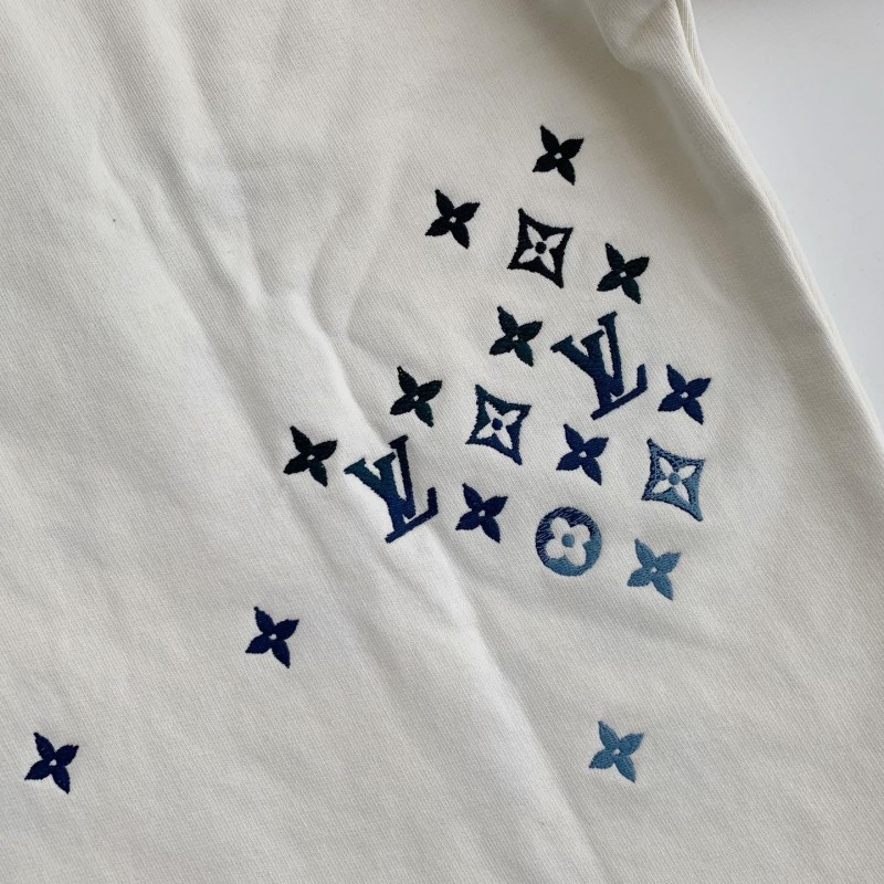 L0*is V*t0n turtleneck