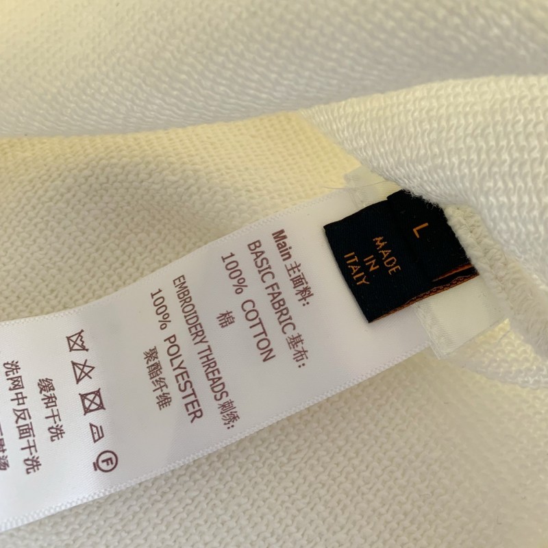 L0*is V*t0n turtleneck