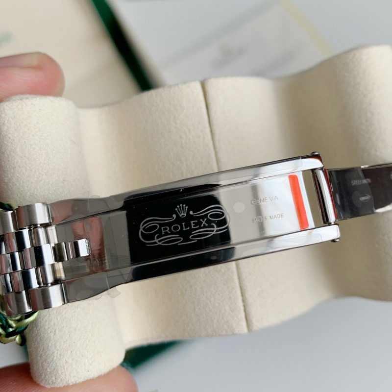 R*l*x Navigator Series men