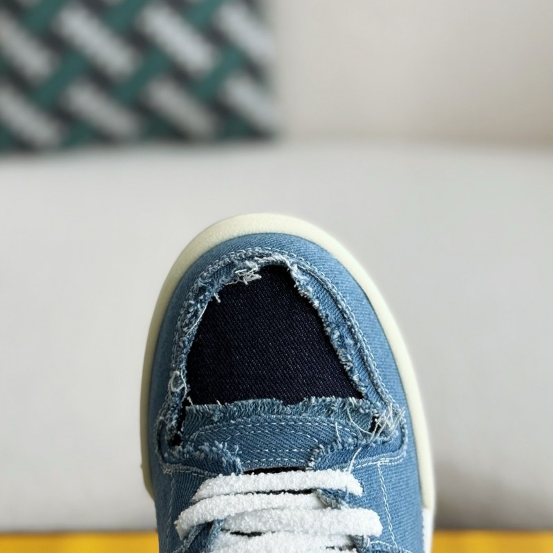 F**di Low-top denim shoes