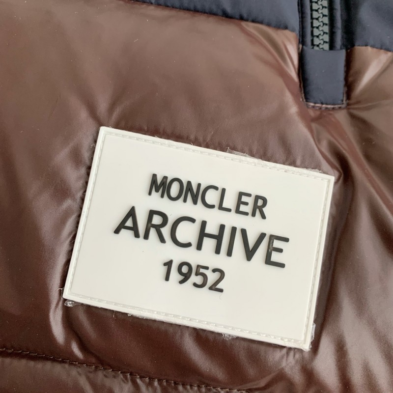 Moncler Montbeliard down jacket