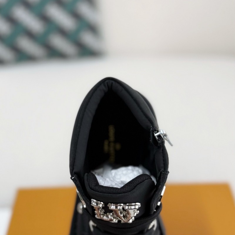 L0*is V*t0n Round toe lace-up boots