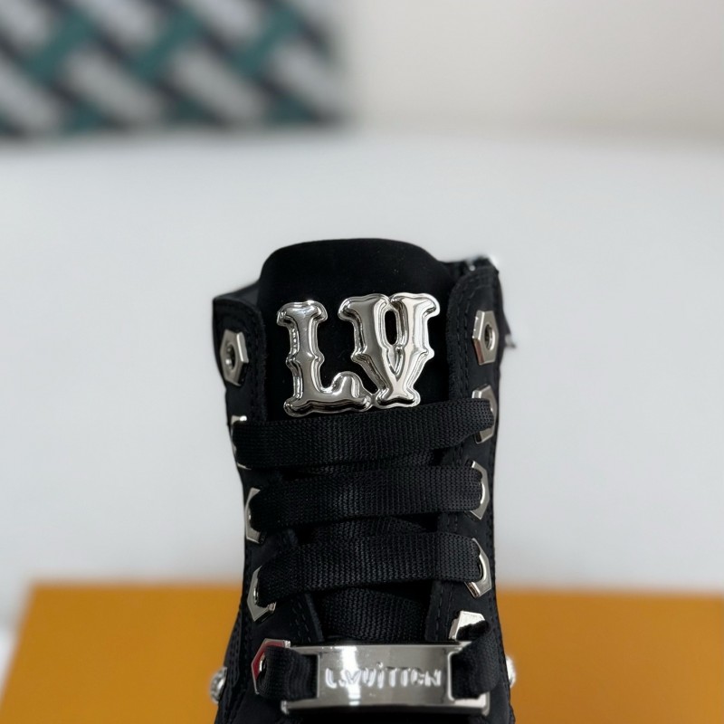 L0*is V*t0n Round toe lace-up boots