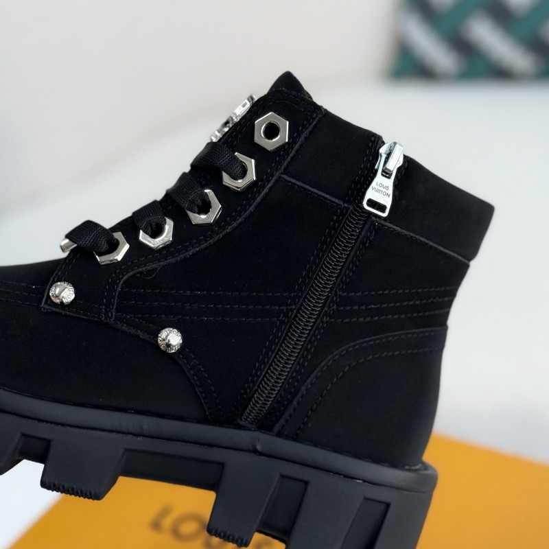 L0*is V*t0n Round toe lace-up boots