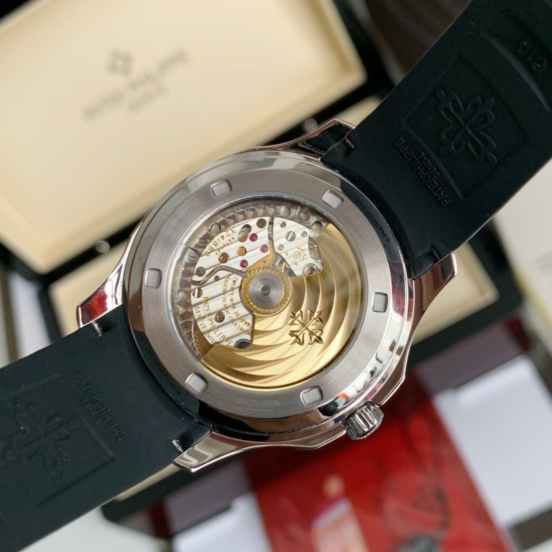 P**ek Ph**ppe Custom Green grenade 5167R series Watch