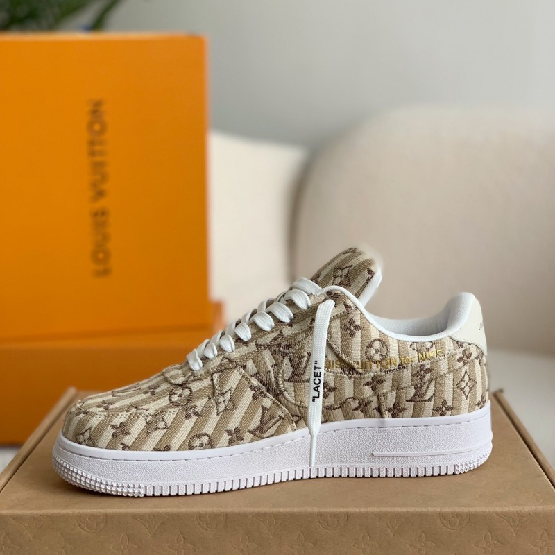 L0*is V*t0n × NIKE AIR FORCE 1 SNEAKER