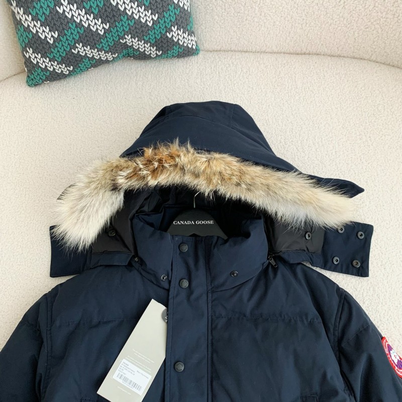 Can*a Go*e parka down jacket