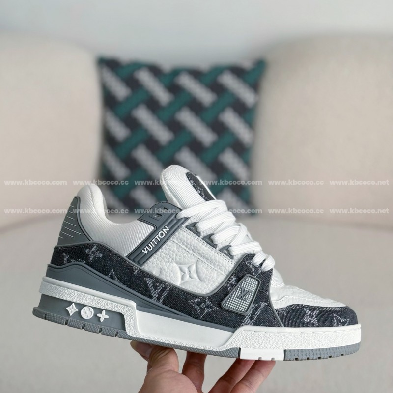 L0*is V*t0n TRAINER SNEAKERS