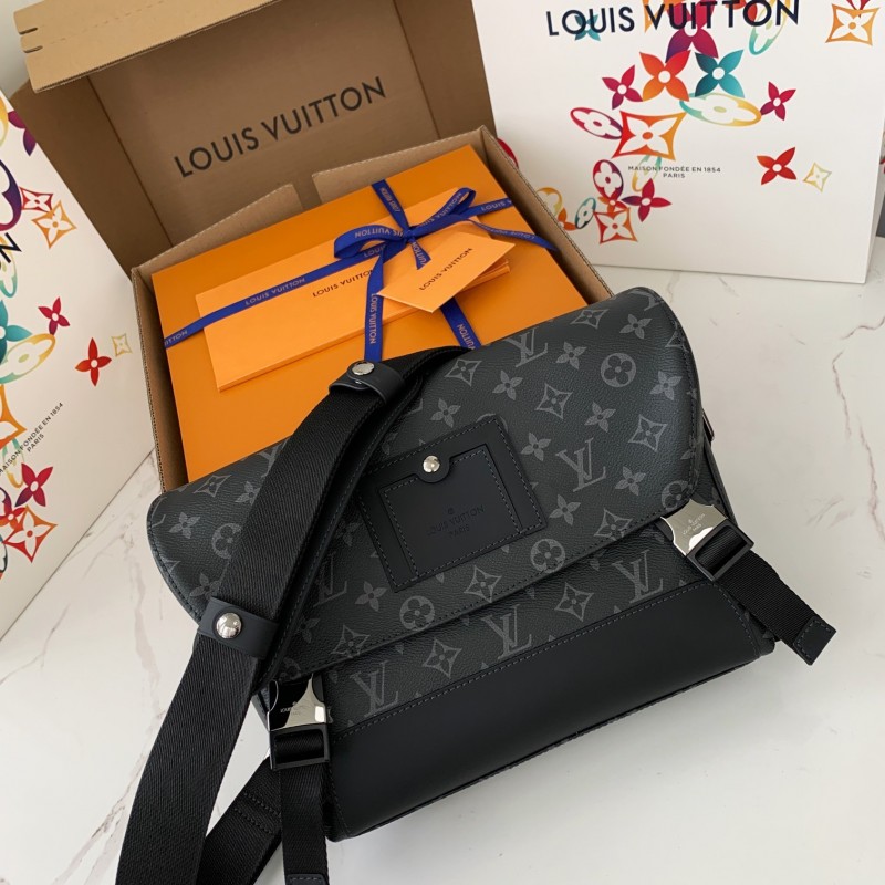 L0*is V*t0n Classic VOYAGER Small Messenger bag M40511, 33 * 22.5 * 11cm