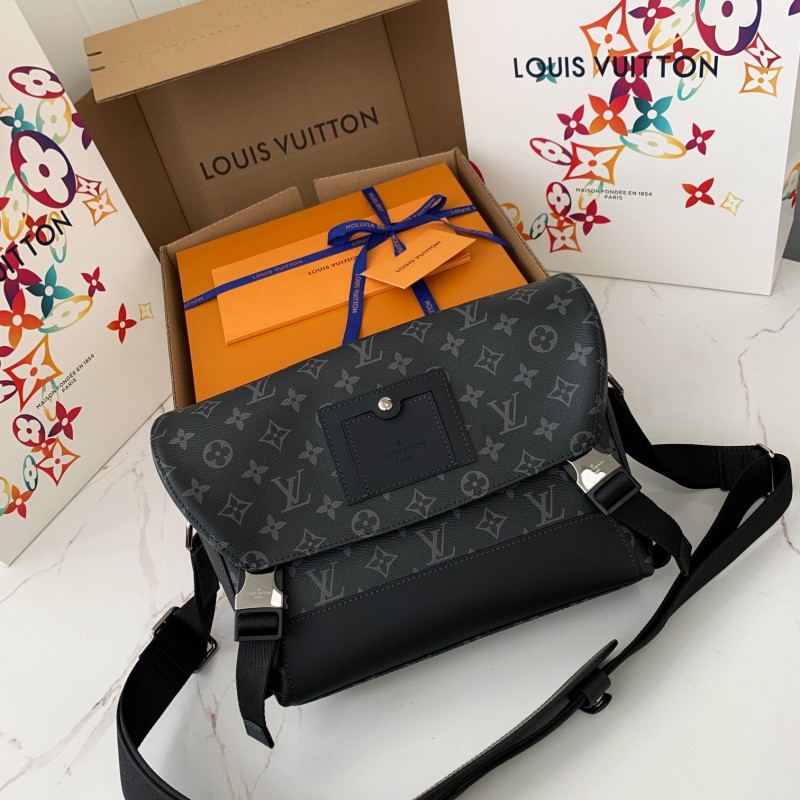 L0*is V*t0n Classic VOYAGER Small Messenger bag M40511, 33 * 22.5 * 11cm