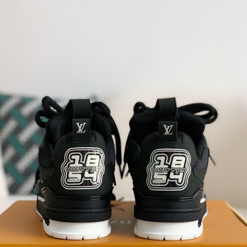 L0*is V*t0n  RUNNER TATIC  Sneakers