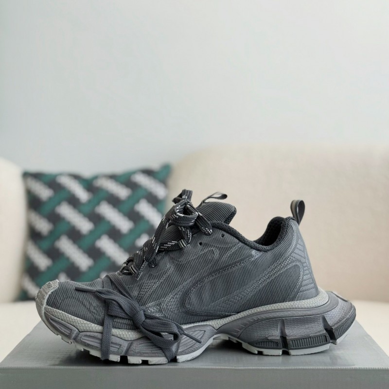 Ba*len*cia*ga Runner Sneakers