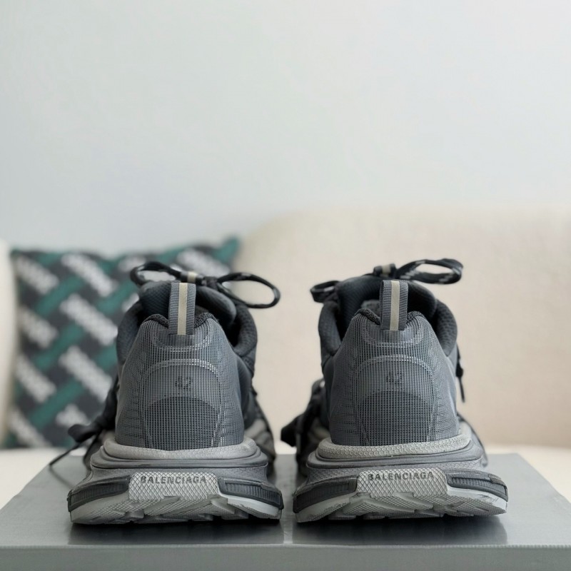 Ba*len*cia*ga Runner Sneakers