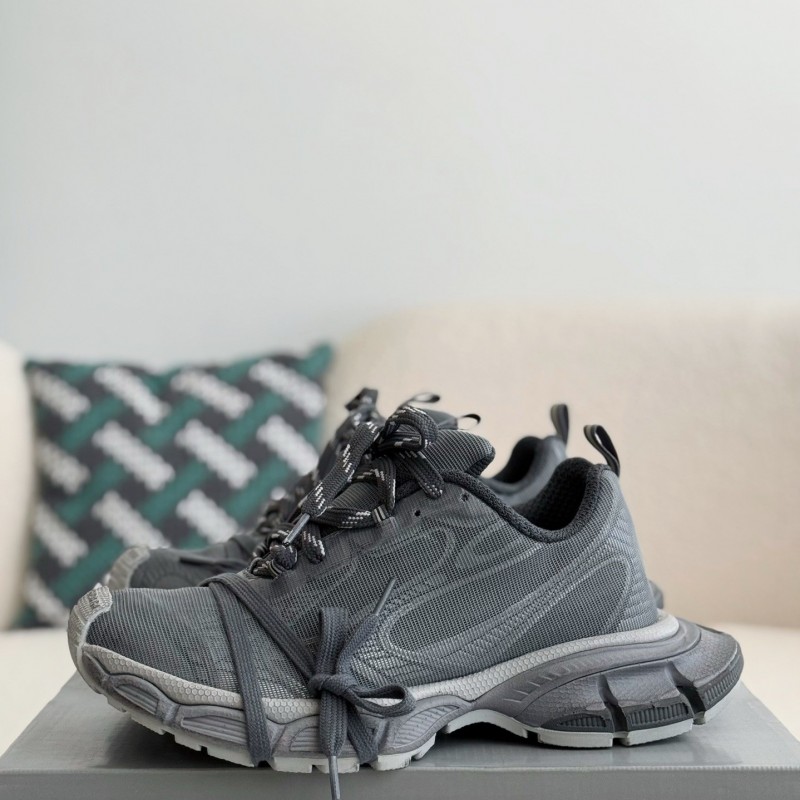 Ba*len*cia*ga Runner Sneakers