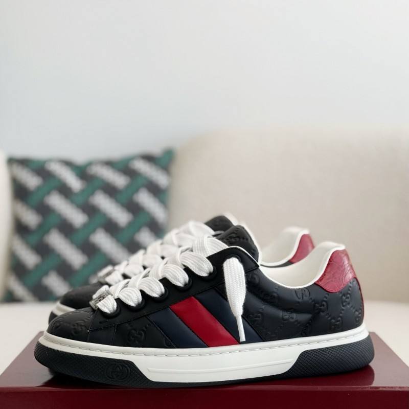 G*u*i casual sneakers