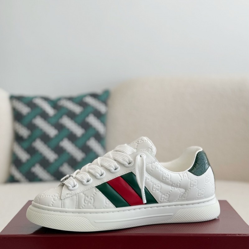 G*u*i casual sneakers