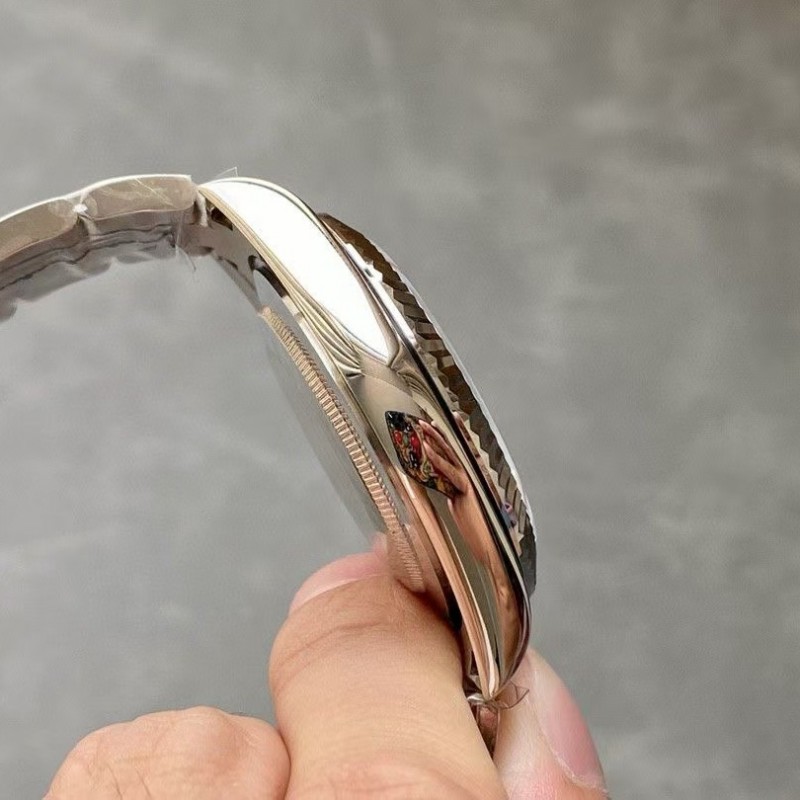 R*l*x Sky Skywalker series Navigator