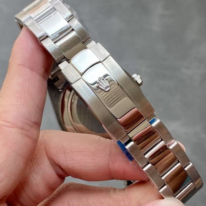 R*l*x Sky Skywalker series Navigator