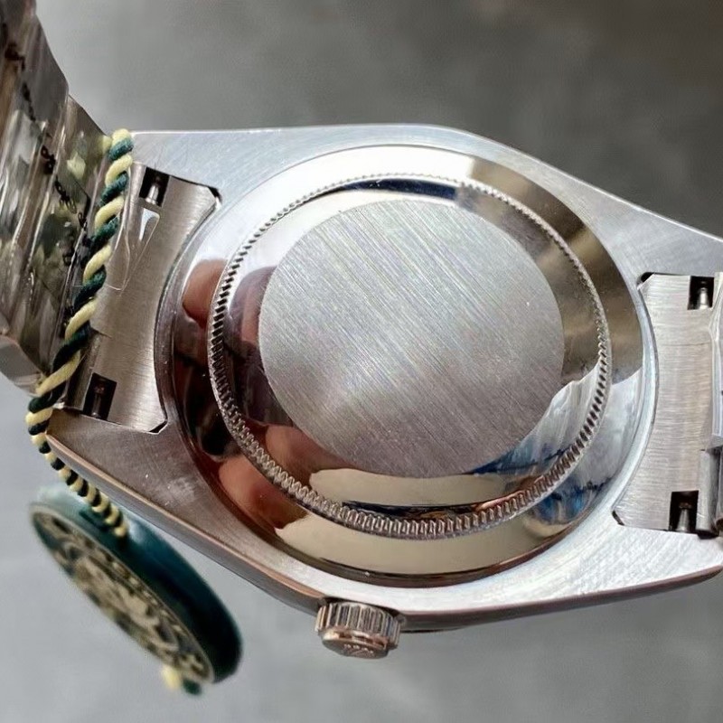 R*l*x Sky Skywalker series Navigator