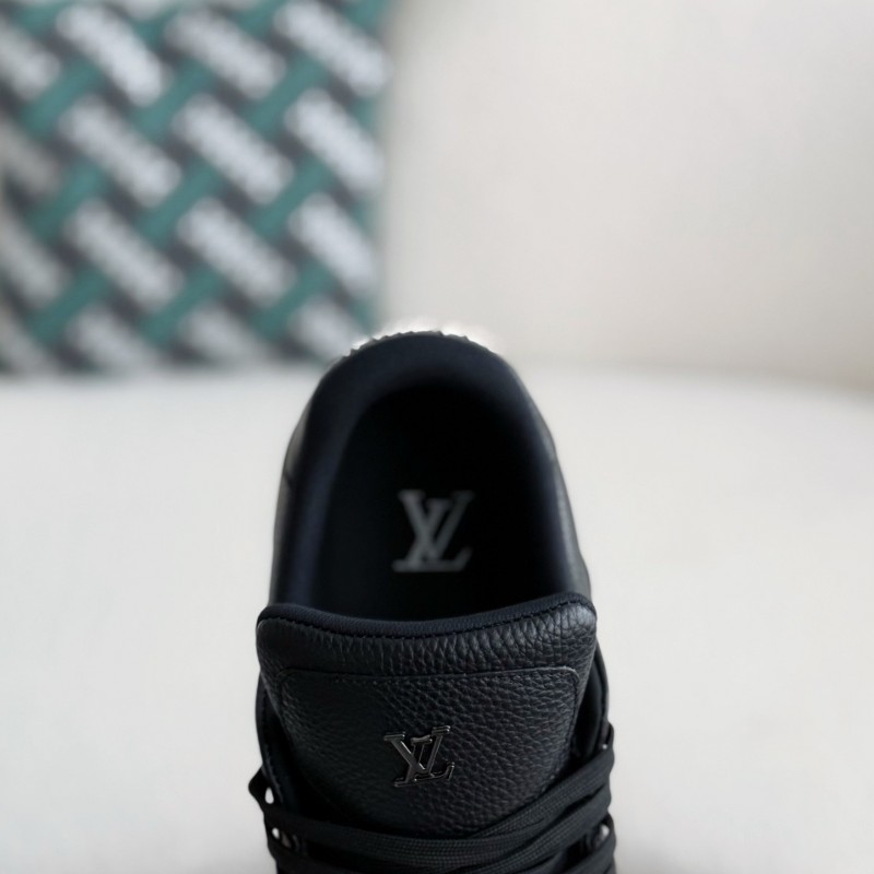 L0*is V*t0n TRAINER SNEAKERS