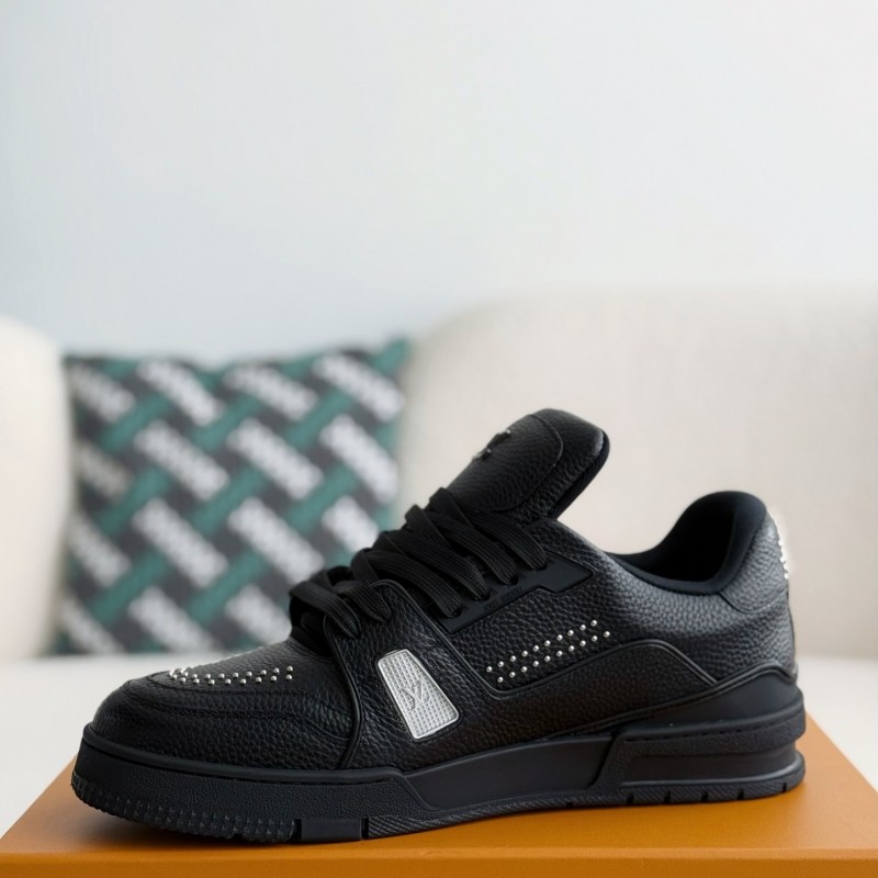 L0*is V*t0n TRAINER SNEAKERS