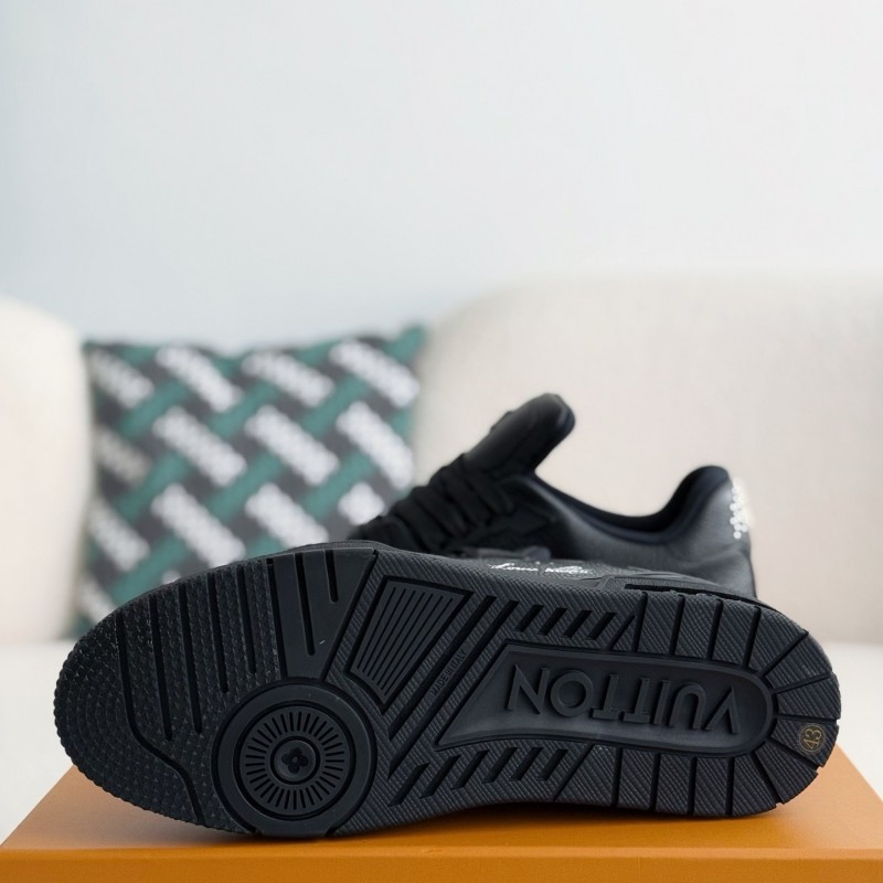 L0*is V*t0n TRAINER SNEAKERS