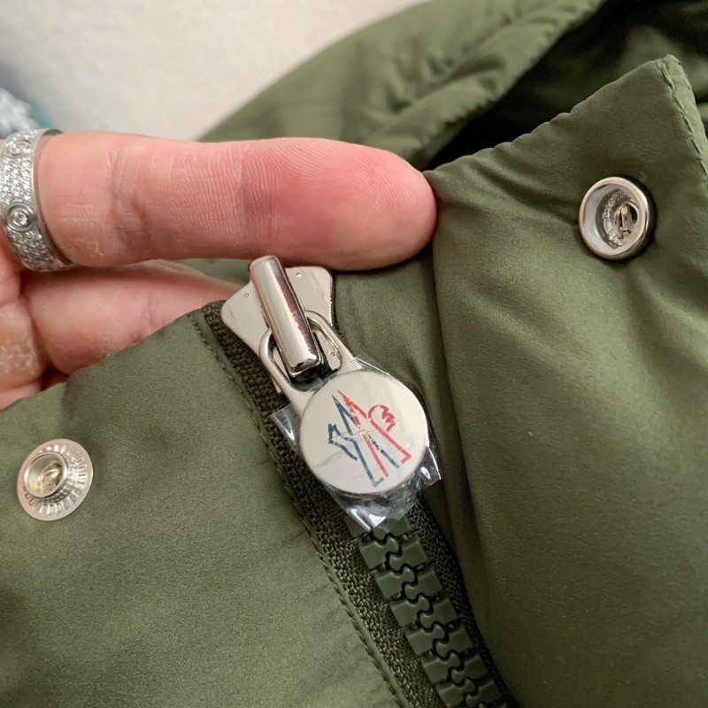 Moncler Vezere Short Down Jacket