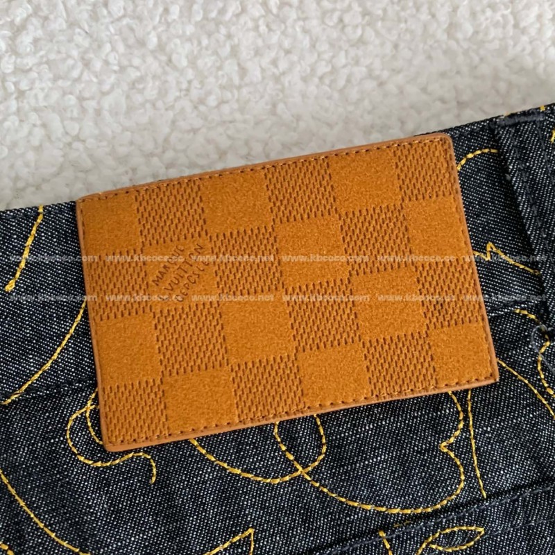 L0*is V*t0n  Costumes