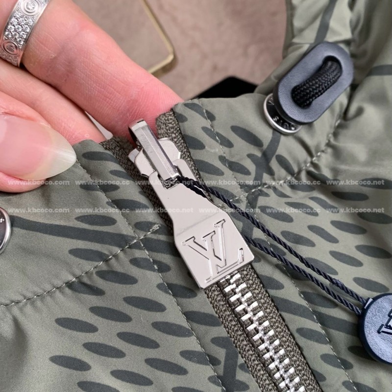 L0*is V*t0n SS25 Pre-Spring collection, Logo letter stripe jacket